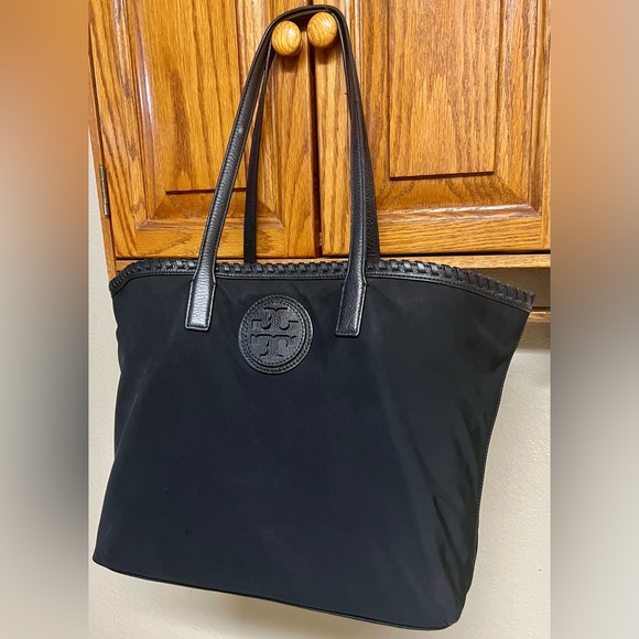 Tory Burch Large Black Travel Tote with Logo Accent Great Used Condition! - Picture 3 of 14